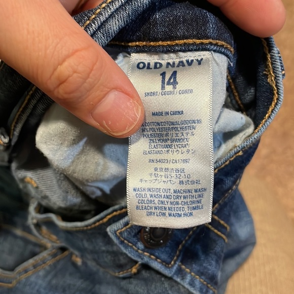 Old Navy Short Jeans - Picture 5 of 5